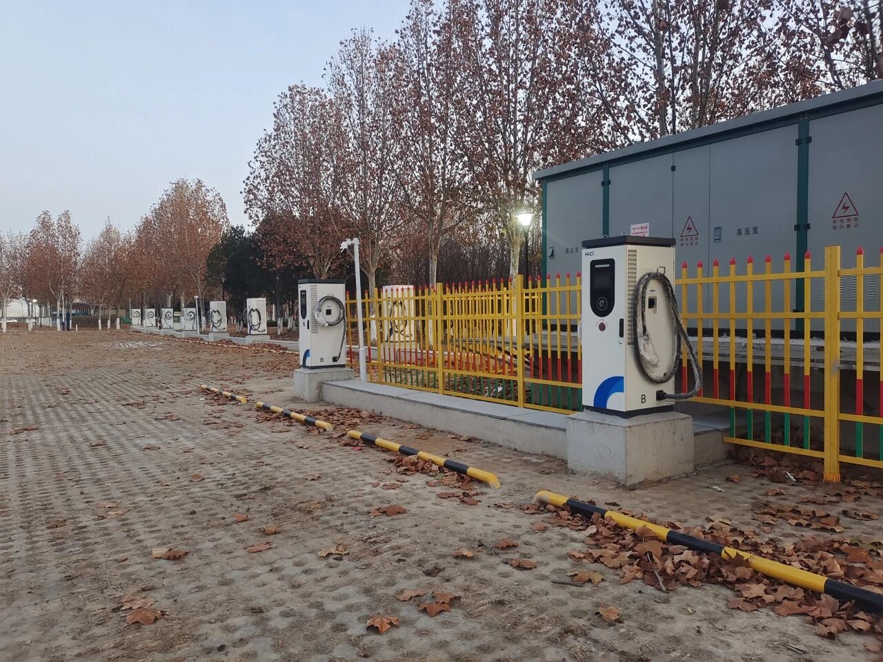 践行绿色低碳 赋能智慧出行——供热集团所属承宏公司完成石家庄东站东侧停车场充电桩建设